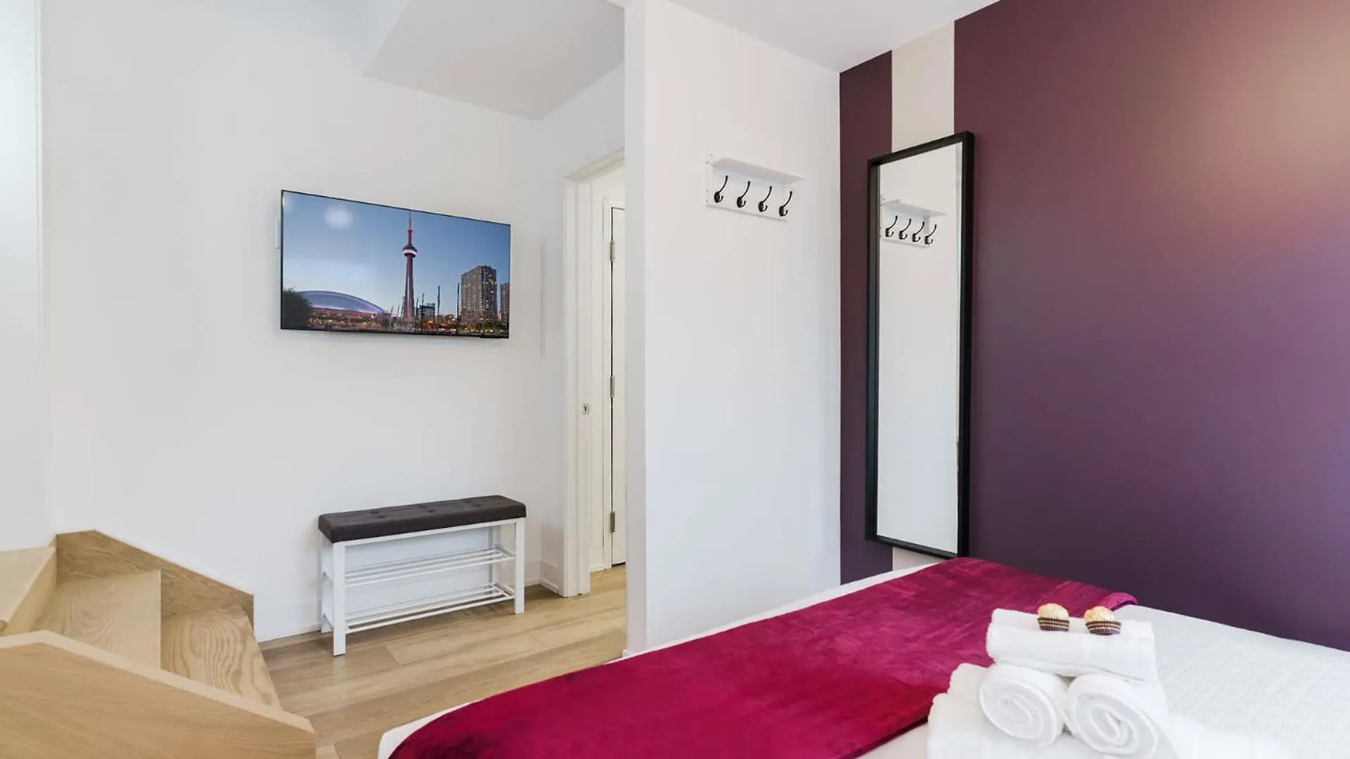 Modern Suite 3 Min To Transit Downtown Toronto 0*,  Canada